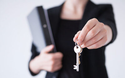 5 Reasons to Hire a Real Estate Professional When Buying or Selling!