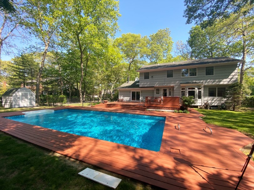 Open House! 7 Woodfern Lane, East Moriches