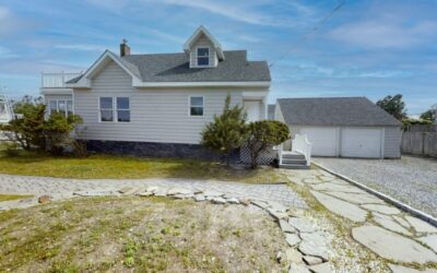 Just Listed! 8 Bayview Place, Center Moriches