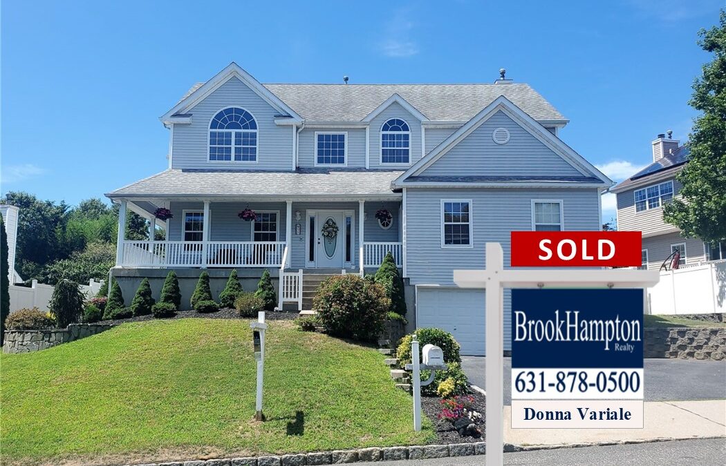 Just Sold! 98 Beechwood Drive, Manorville