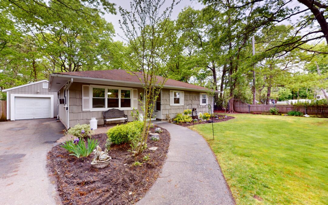 Open House! 68 Wading River Road, Center Moriches