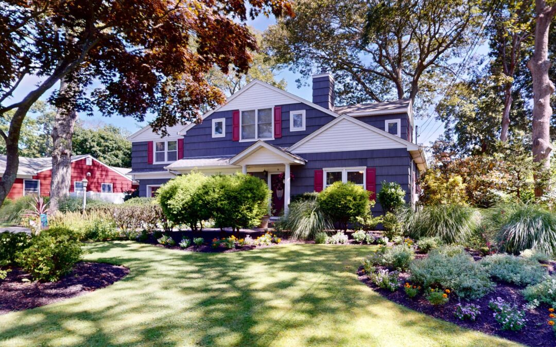 Open House! 11 Florence Place, Center Moriches