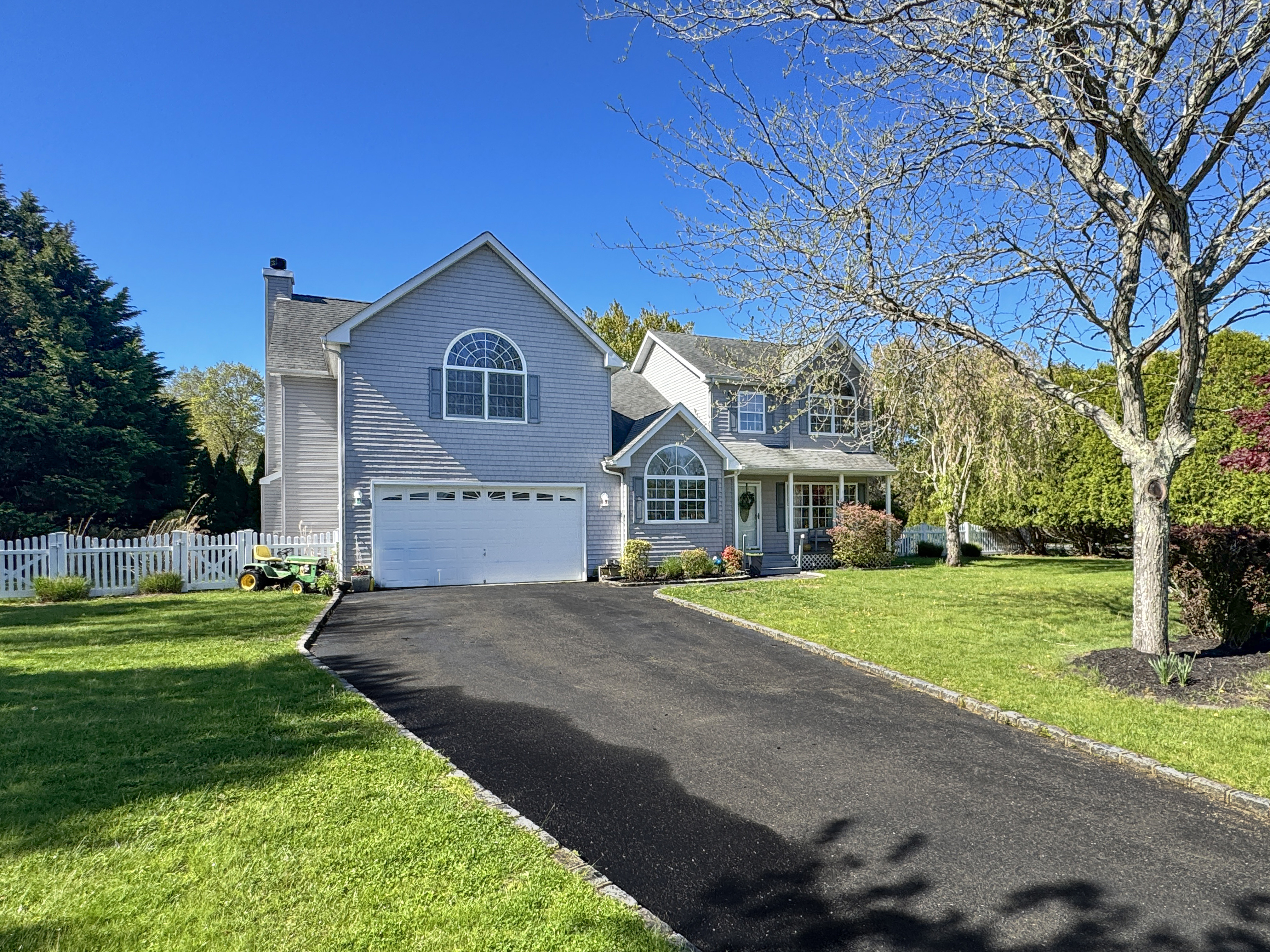 Open House! 15 Whitetail Court, Center Moriches