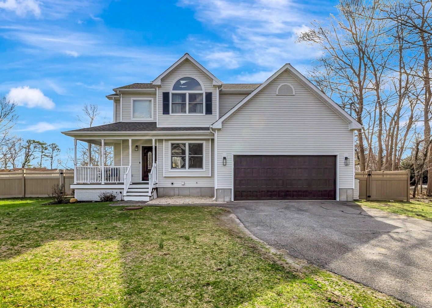 503 Weeks Avenue, Manorville