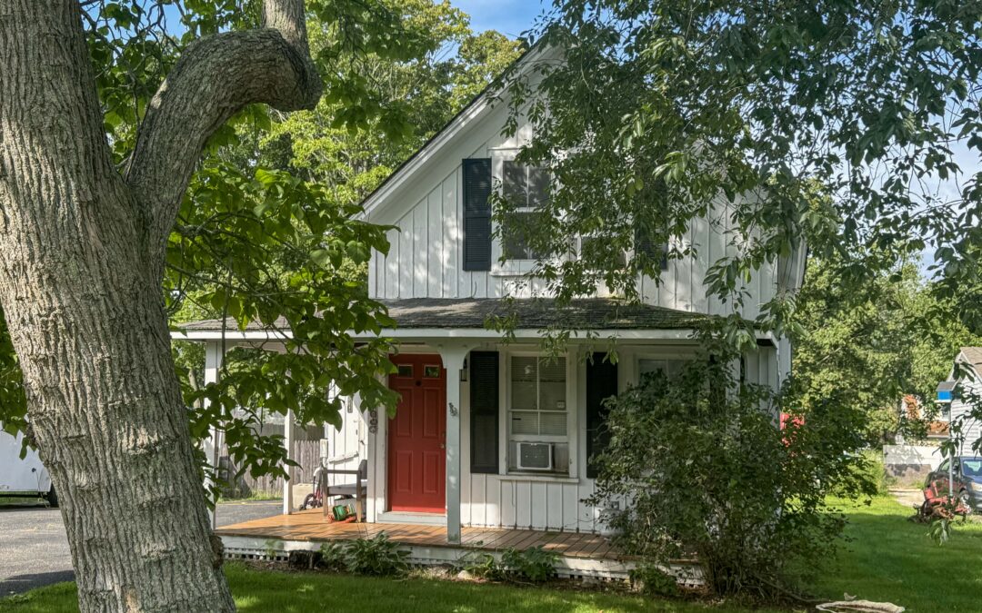 30 Clinton Street, Center Moriches
